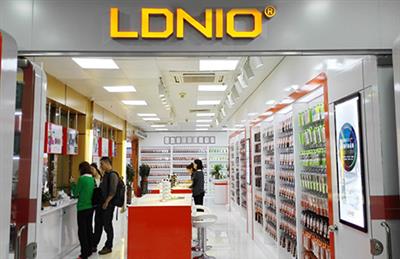 کمپانی بزرگ LDNIO - الدنیو